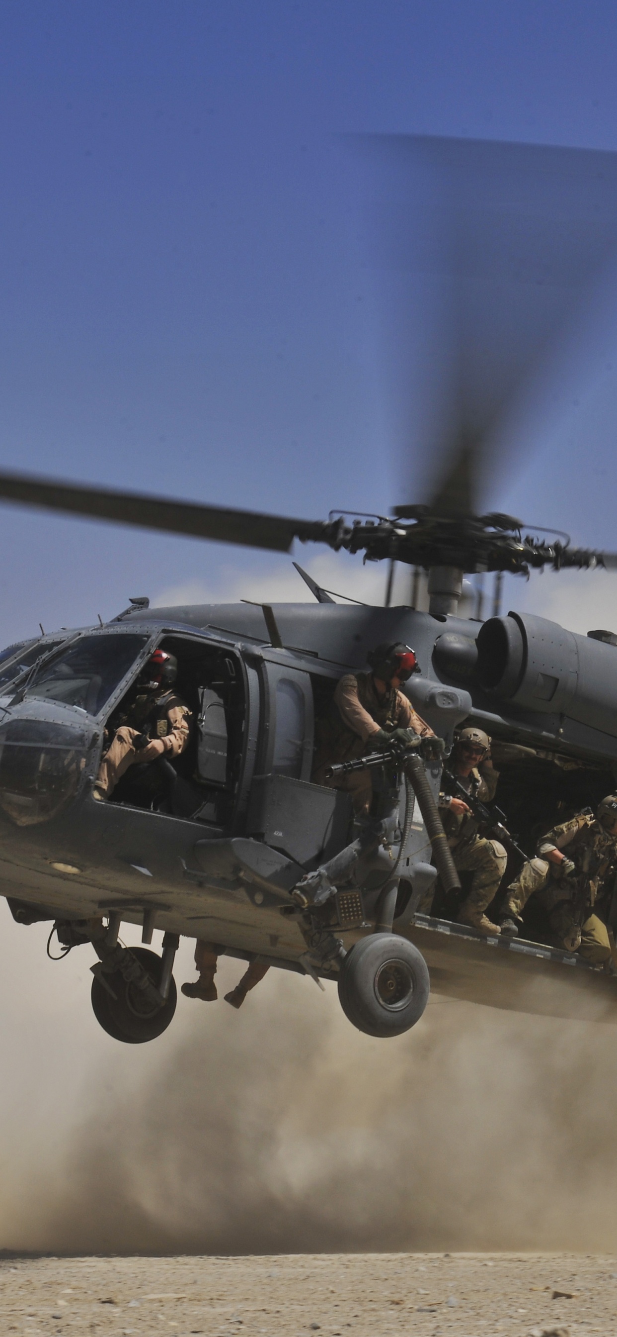 直升机, 军用直升机, 用直升机, 直升机转子的, 旋翼飞机 壁纸 1242x2688 允许