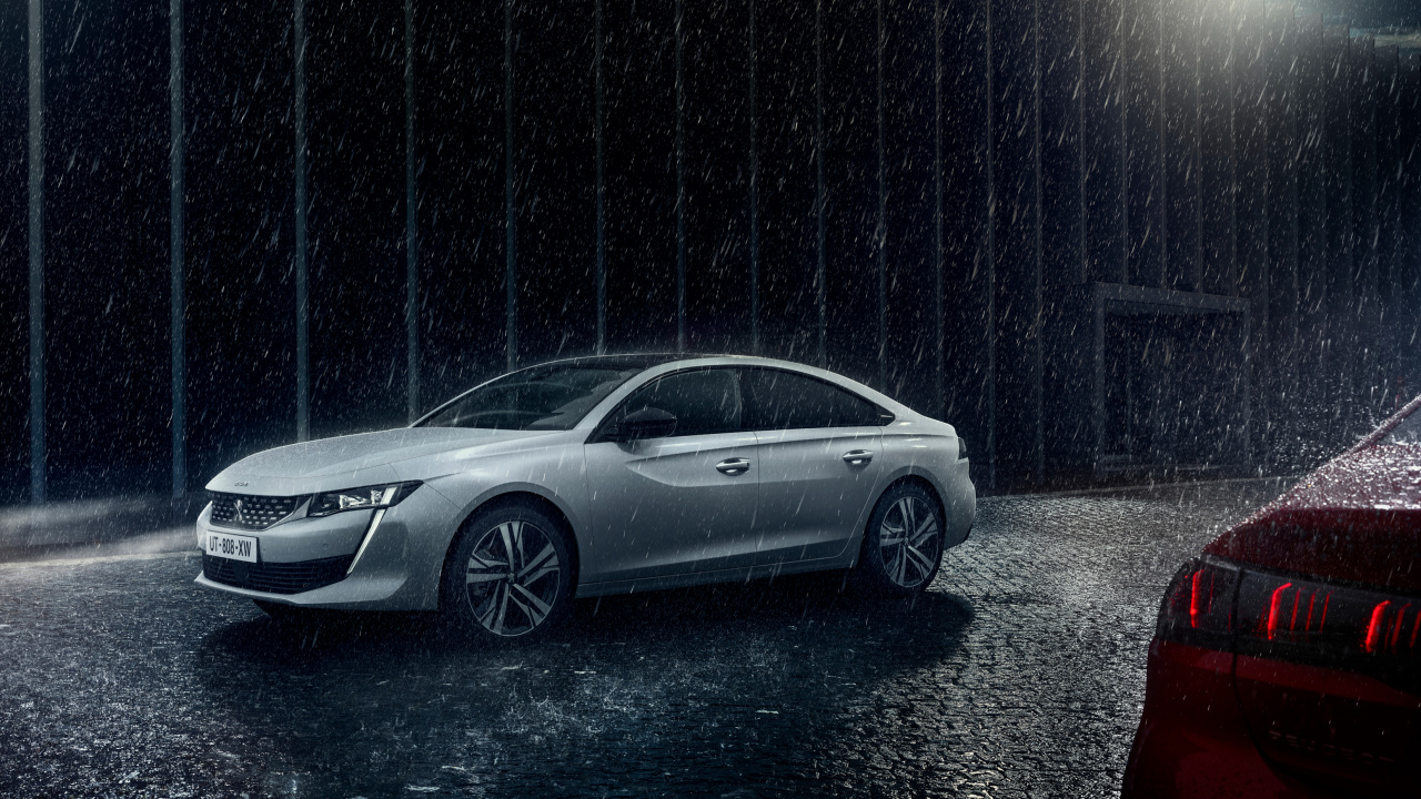 Silver Mercedes Benz Coupe on Road. Wallpaper in 1280x720 Resolution