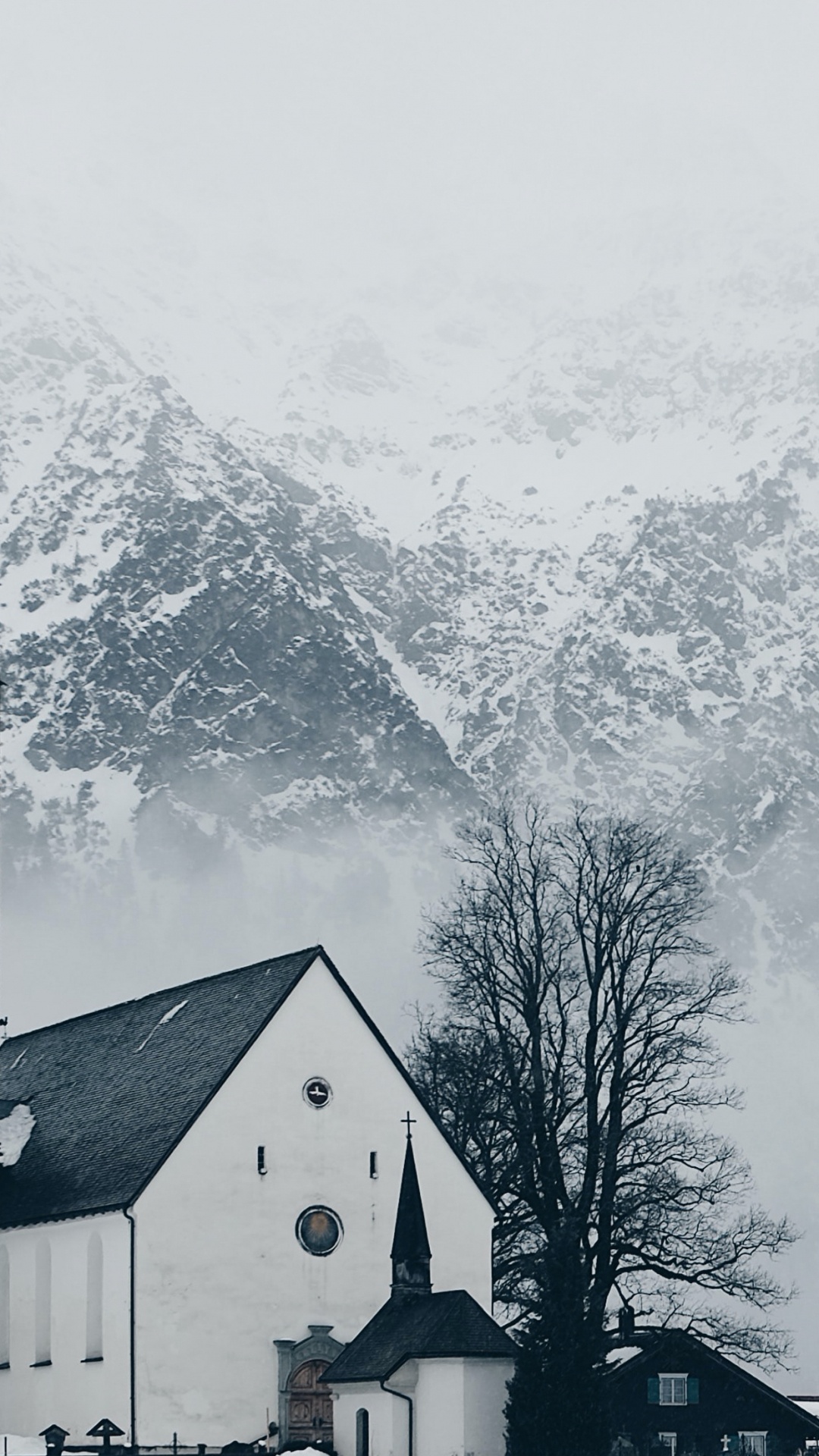 Gebäude, Baum, Piste, Hochland, Naturlandschaft. Wallpaper in 1080x1920 Resolution