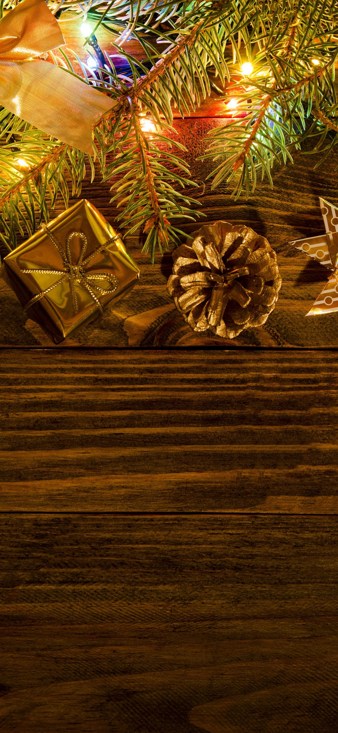 Neujahr, Weihnachten, Baum, Weihnachtsdekoration, Weihnachtsbeleuchtung. Wallpaper in 1125x2436 Resolution