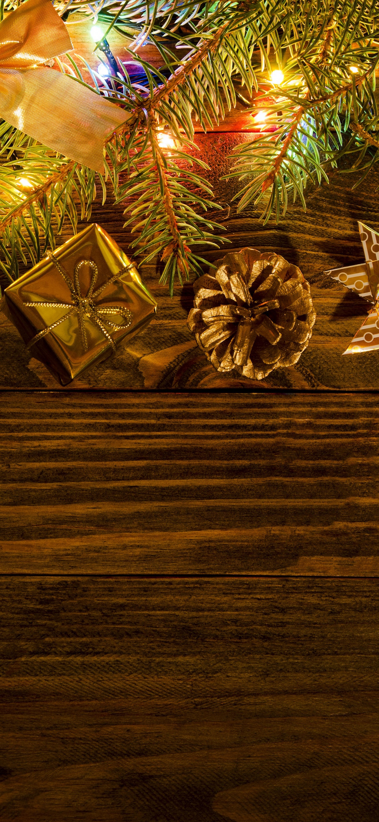 Neujahr, Weihnachten, Baum, Weihnachtsdekoration, Weihnachtsbeleuchtung. Wallpaper in 1242x2688 Resolution