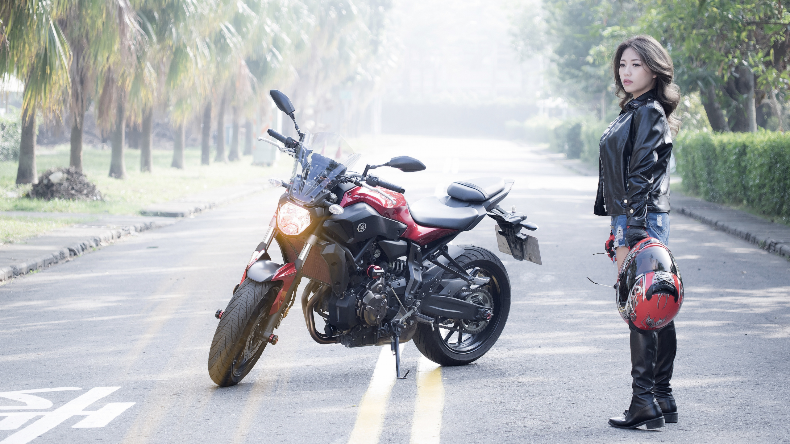 Black and Brown Naked Motorcycle on Road During Daytime. Wallpaper in 2560x1440 Resolution