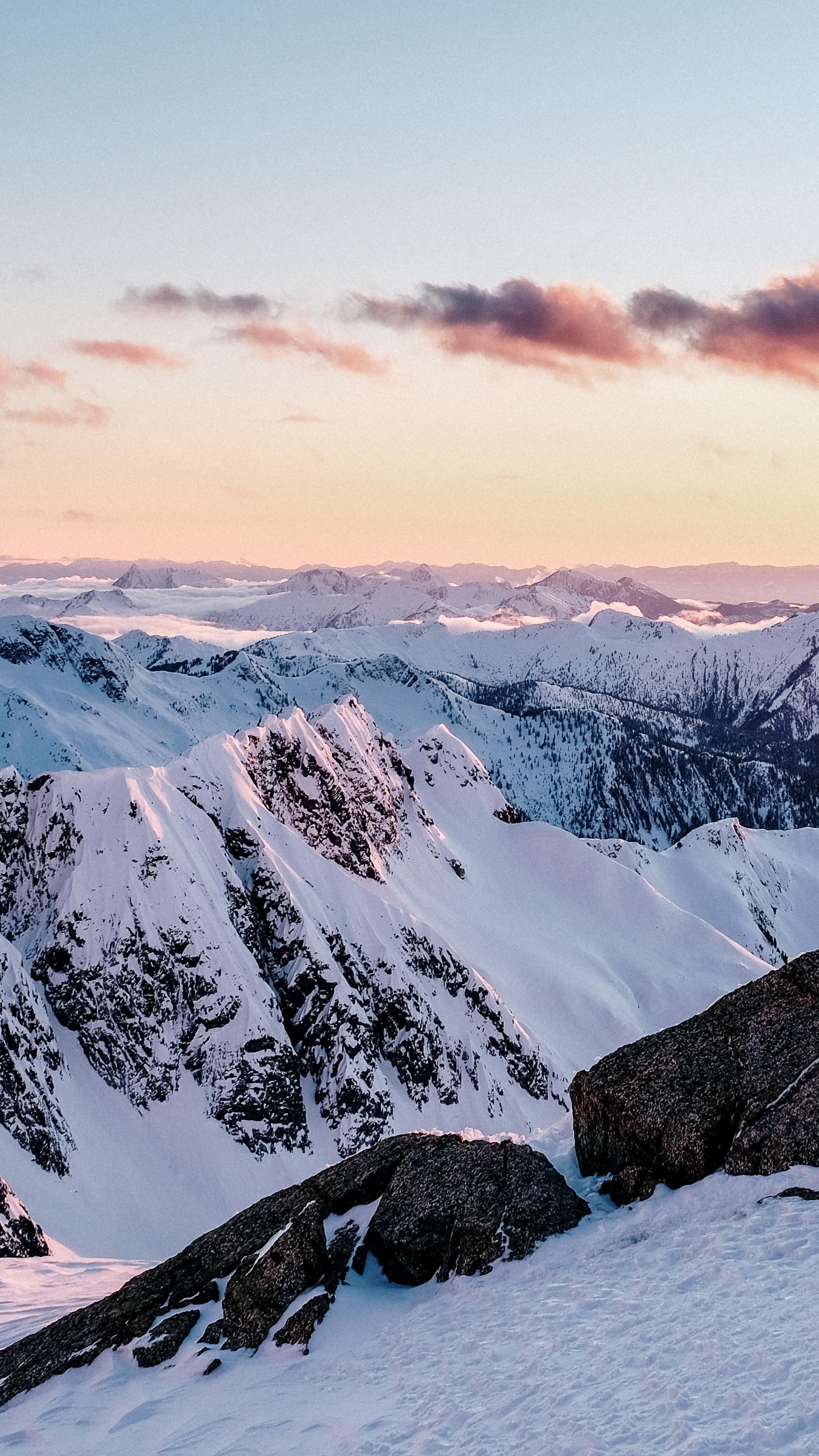 Bergigen Landschaftsformen, Schnee, Winter, Bergkette, Natur. Wallpaper in 1440x2560 Resolution