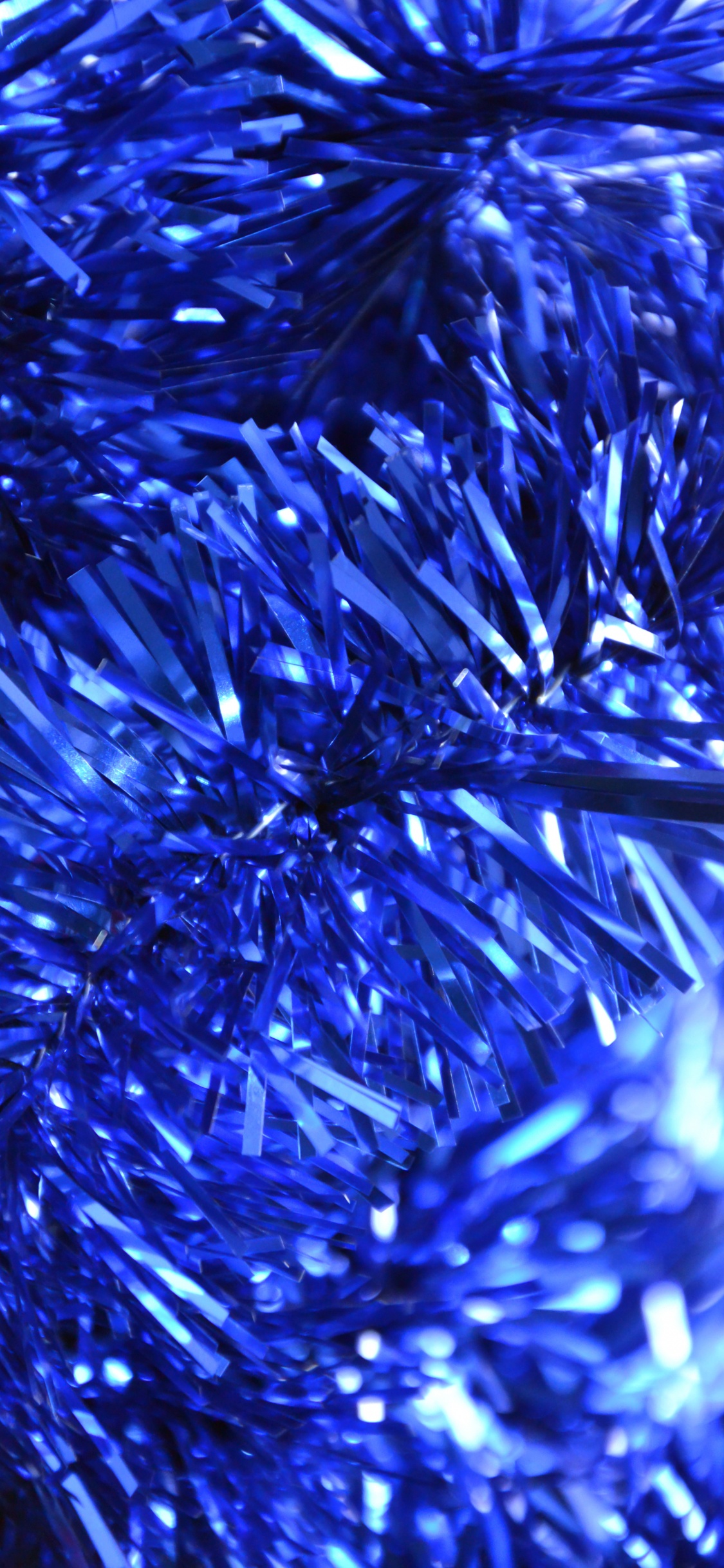 Tinsel, Nouvelle Année, Ornement de Noël, Le Jour De Noël, Bleu de Cobalt. Wallpaper in 1125x2436 Resolution