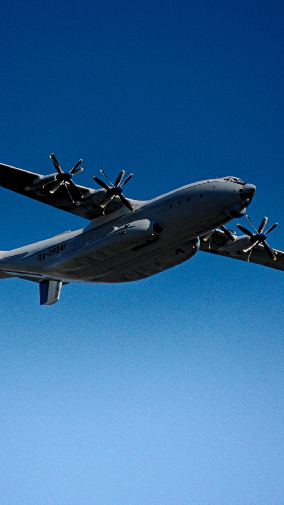 Gray and Black Airplane Under Blue Sky During Daytime. Wallpaper in 1080x1920 Resolution