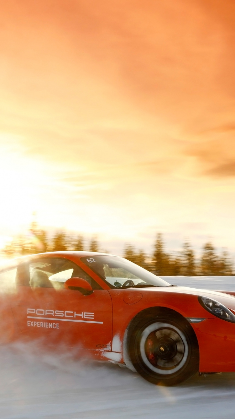 Ferrari Rojo 458 Italia en la Carretera. Wallpaper in 750x1334 Resolution