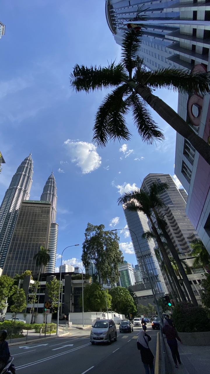 Petronas Towers, Kuala Lumpur, Malaysien, Tageszeit, Tower Block. Wallpaper in 720x1280 Resolution