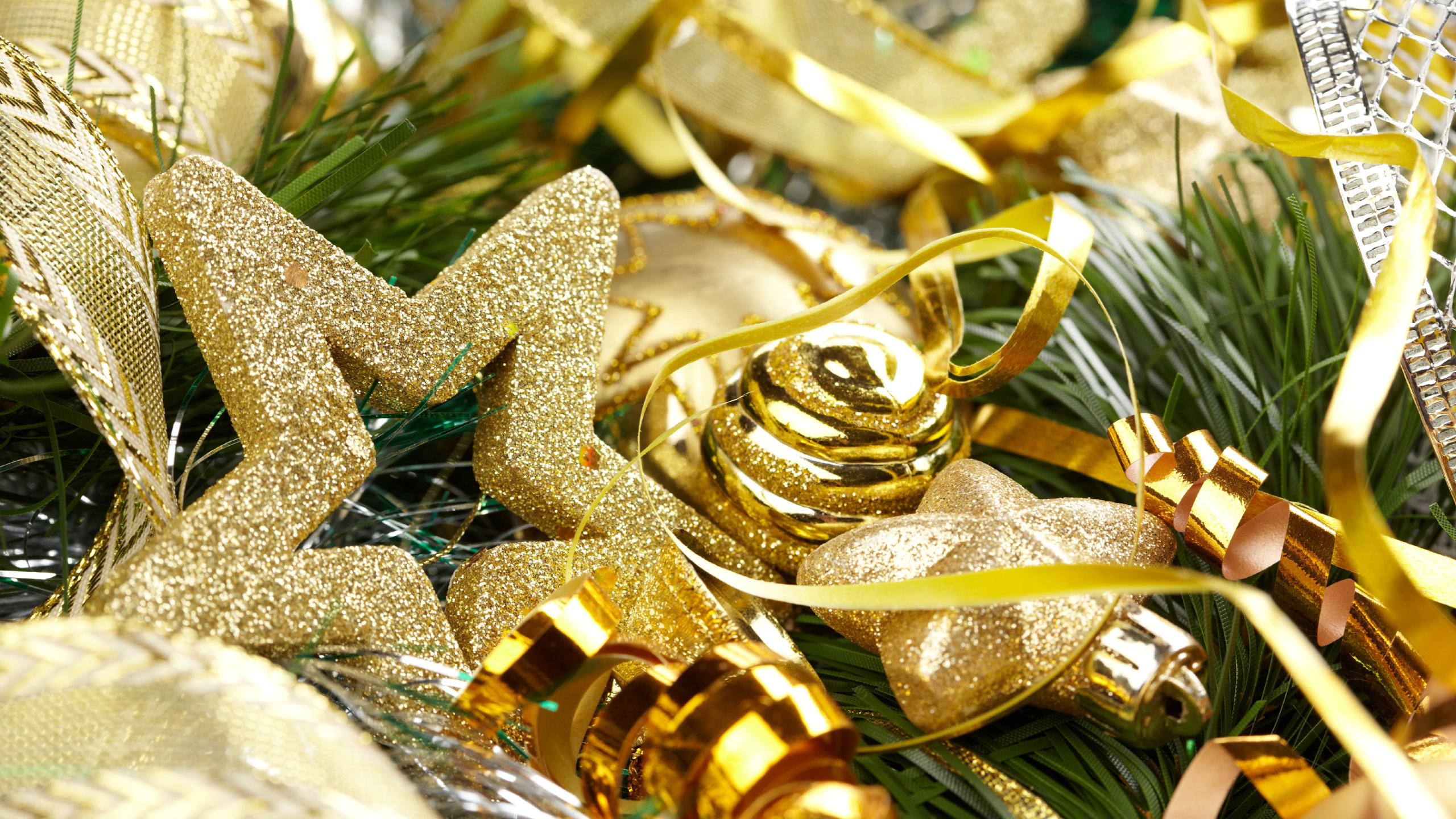 Christmas Ornament, New Year, Christmas Day, Christmas Decoration, Christmas Tree. Wallpaper in 2560x1440 Resolution