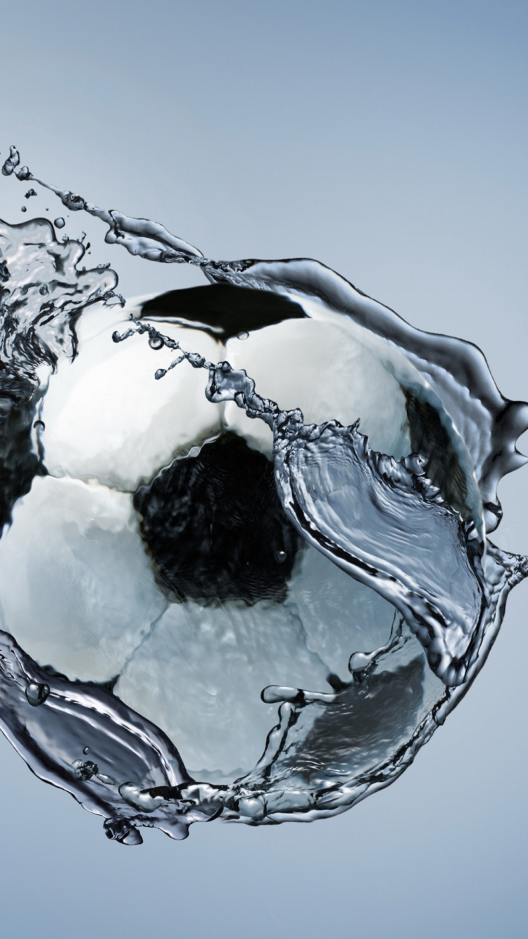 Bola Blanca y Negra Sobre el Agua. Wallpaper in 750x1334 Resolution