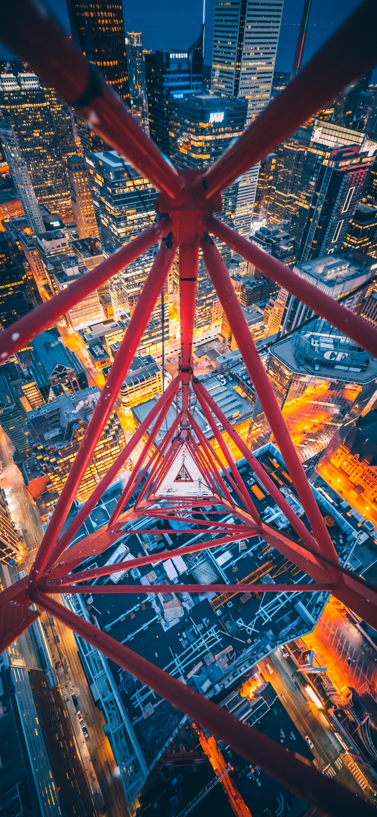 Rotes Und Blaues Riesenrad. Wallpaper in 1242x2688 Resolution
