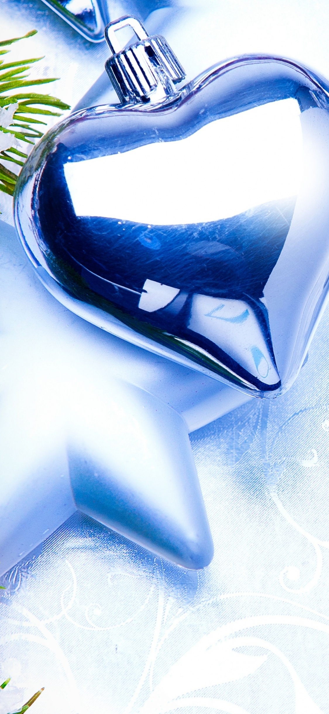 Ornement de Noël, Le Jour De Noël, Décoration de Noël, Blue, Cœur. Wallpaper in 1125x2436 Resolution