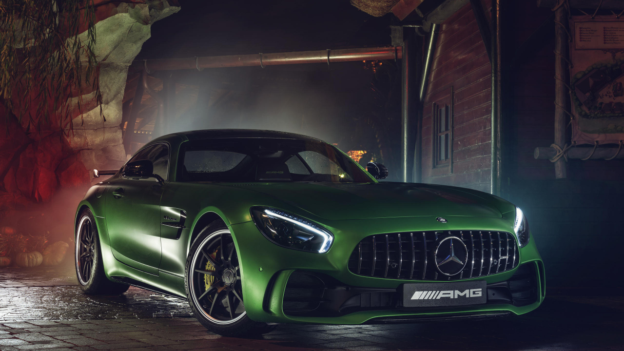 Green Porsche 911 Parked in Garage. Wallpaper in 1280x720 Resolution