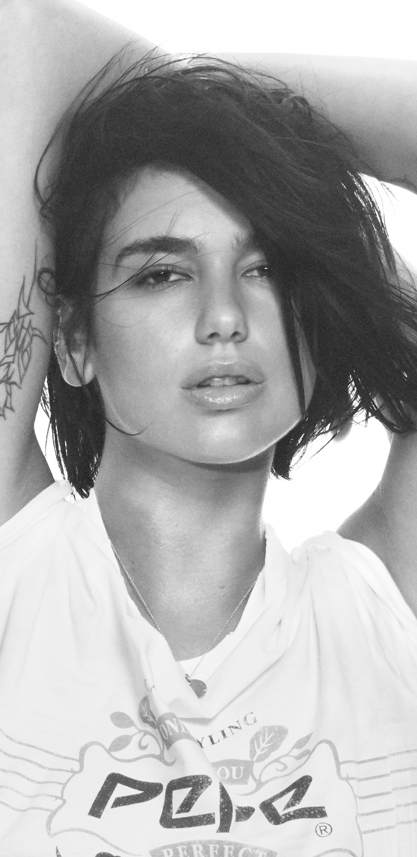 Blanco, Músico, Londres, Dua Lipa, Jeans. Wallpaper in 1440x2960 Resolution