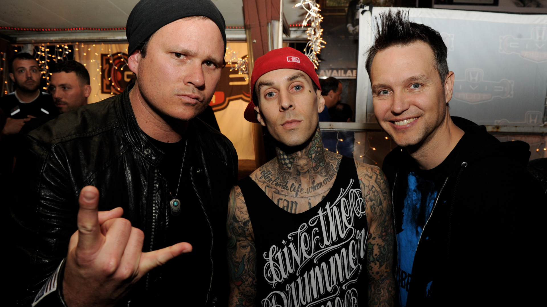 Tom DeLonge, Mark Hoppus, Travis Barker, Blink-182, Handumdrehen. Wallpaper in 1920x1080 Resolution