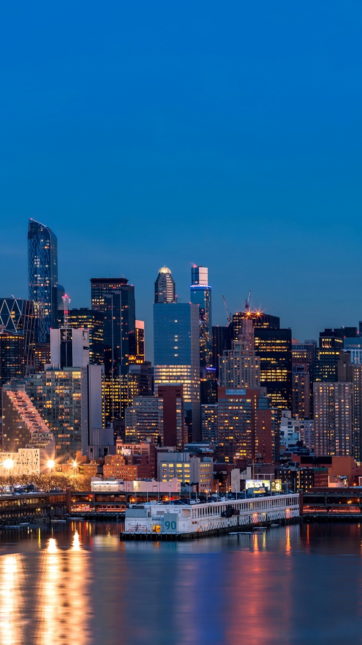 Skyline Der Stadt Bei Nacht Night. Wallpaper in 720x1280 Resolution