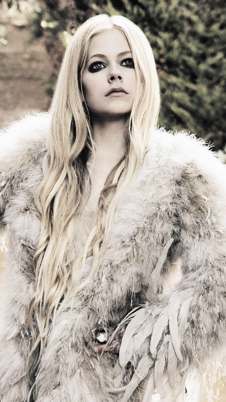 Avril Lavigne, Pelz Kleidung, Fell, Haar, Blonde. Wallpaper in 750x1334 Resolution