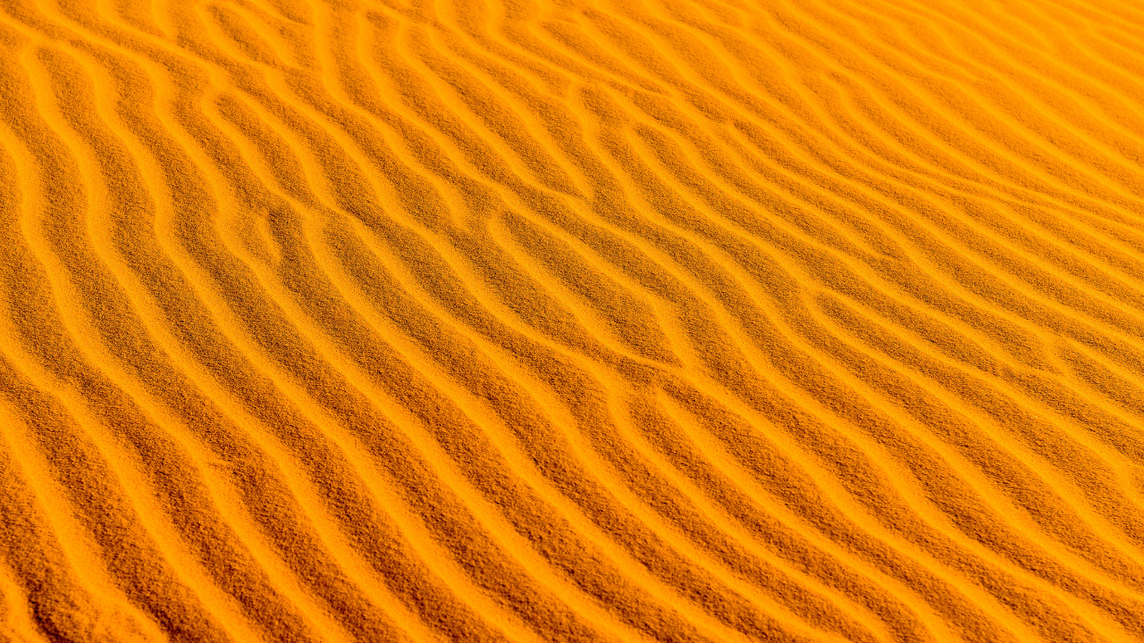 Sable Brun Avec Ombre de Personne. Wallpaper in 1280x720 Resolution