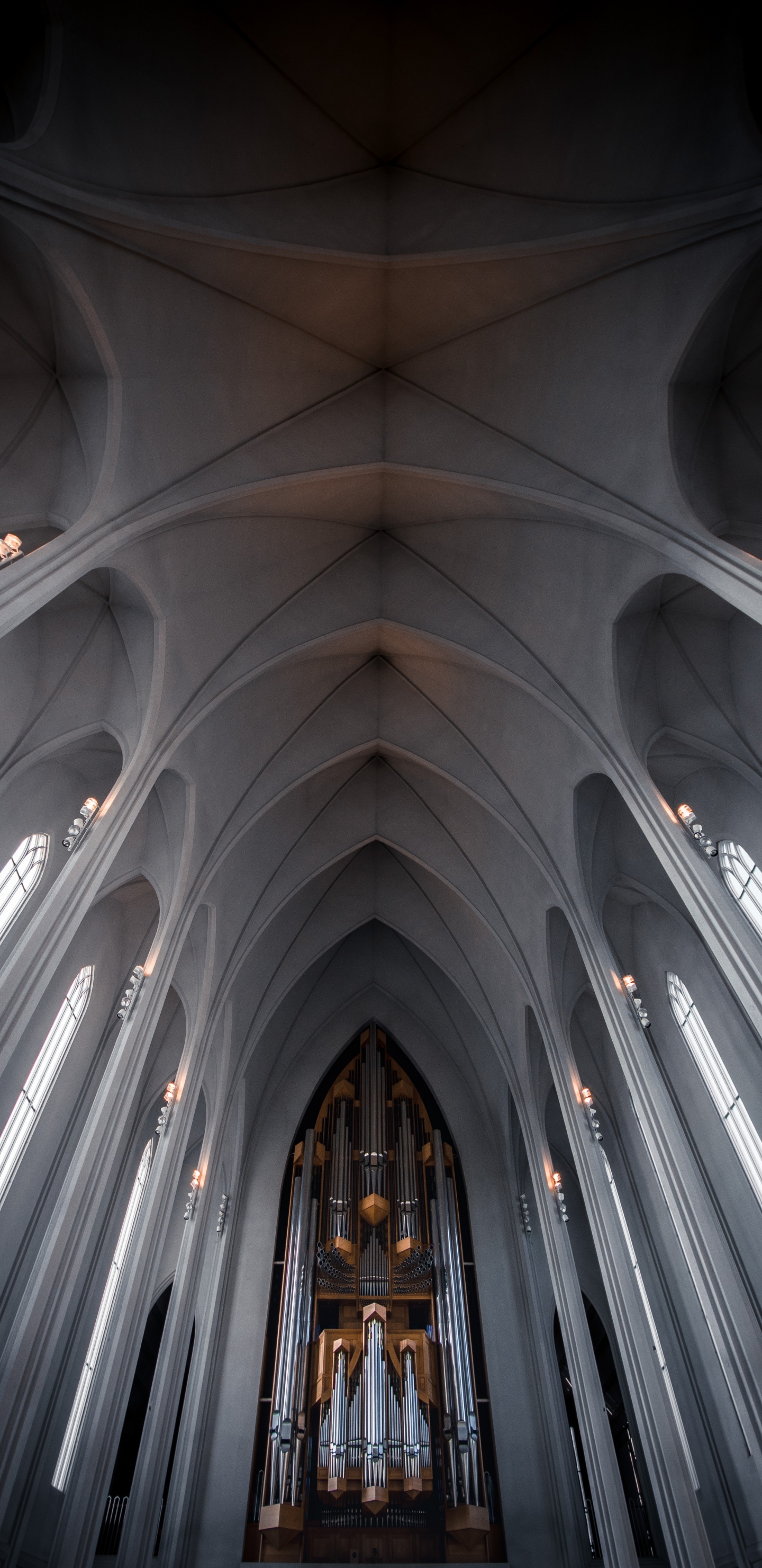 Église en Bois Blanc et Marron. Wallpaper in 1440x2960 Resolution