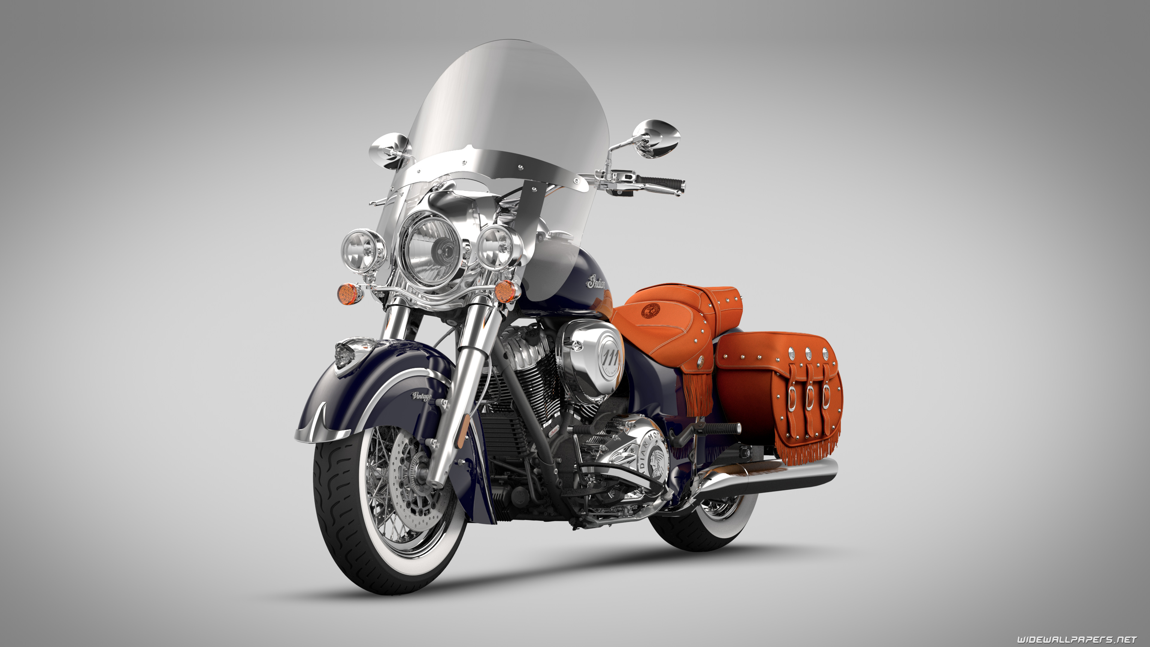 Orange-silbernes Cruiser-Motorrad. Wallpaper in 3840x2160 Resolution