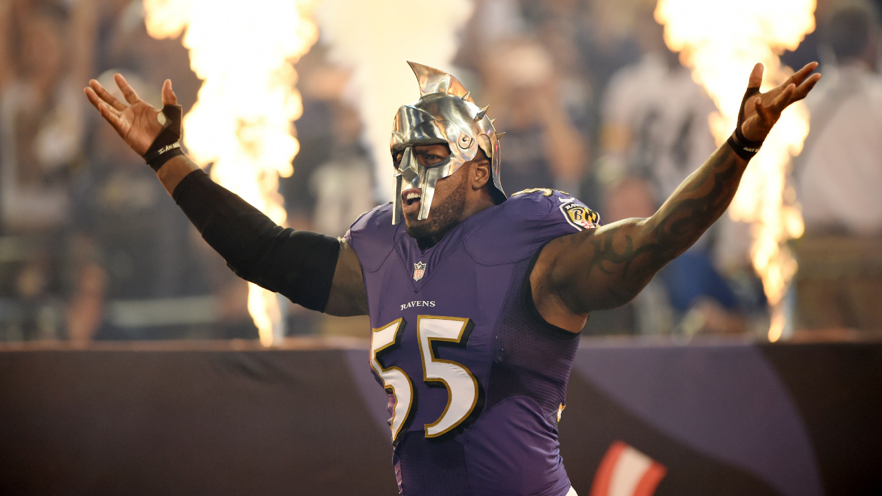 Man in Blue and White Football Jersey. Wallpaper in 1280x720 Resolution