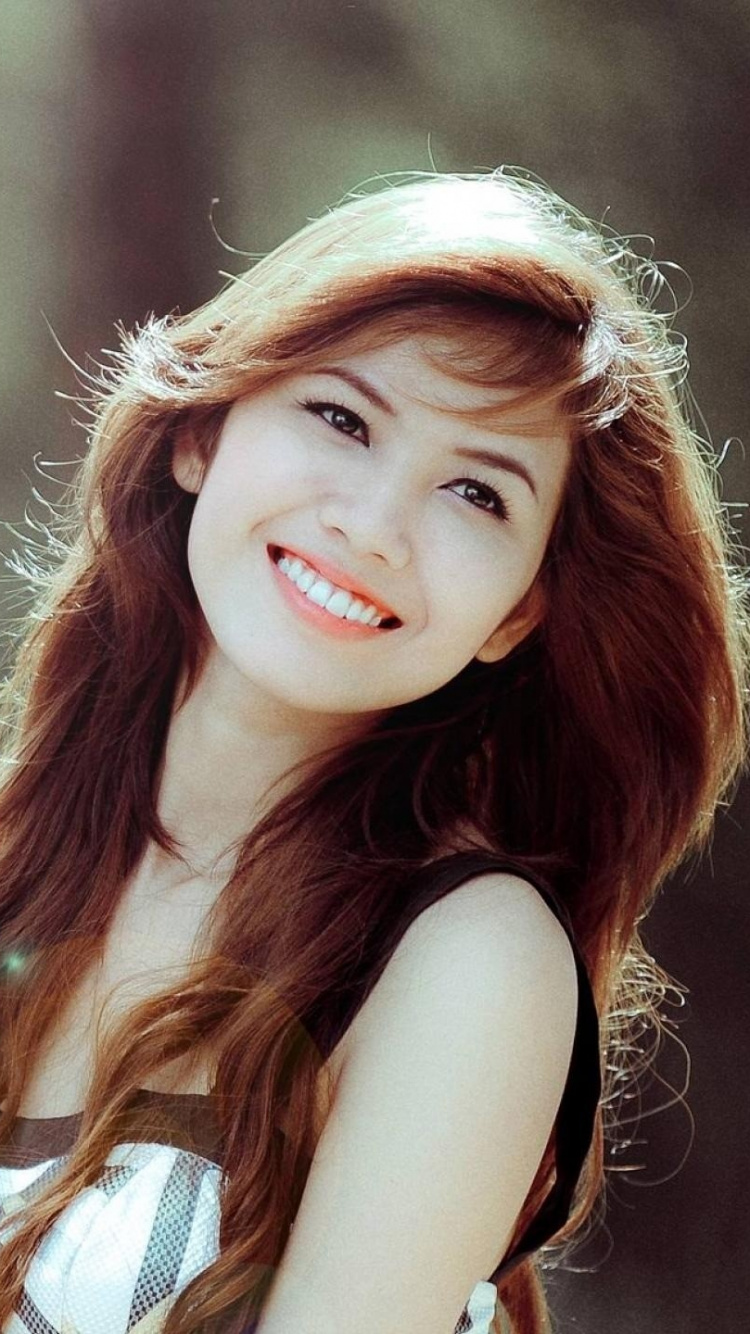 Beauty, Hairstyle, Long Hair, Smile, Brown Hair. Wallpaper in 750x1334 Resolution