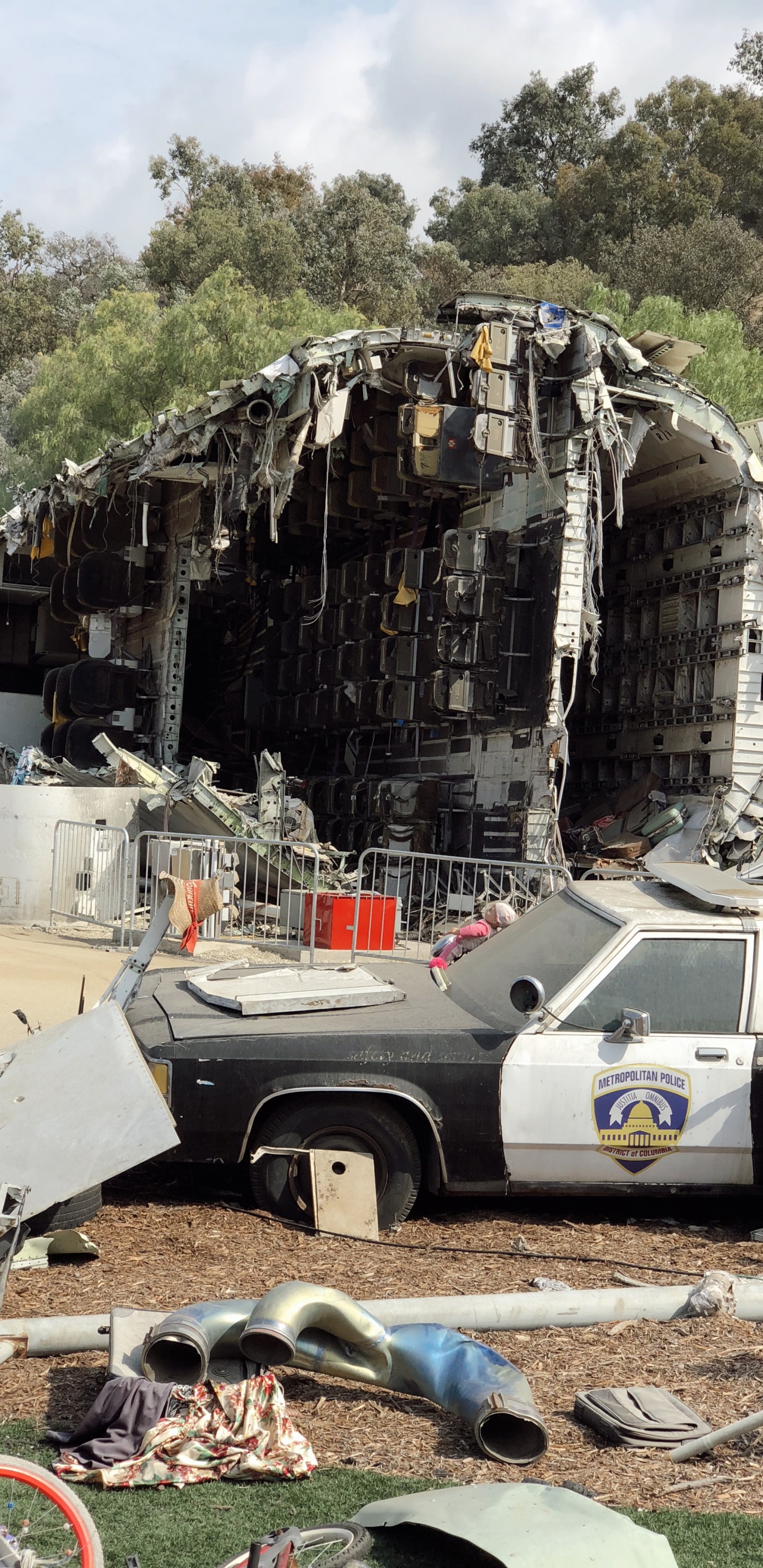 Universal Pictures, Universal Studios Hollywood, Science, Biology, Transport. Wallpaper in 1440x2960 Resolution