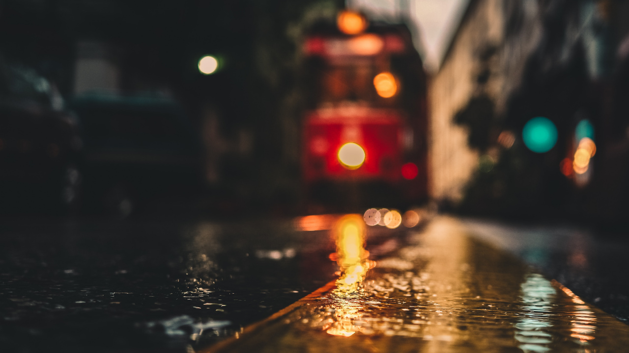 Red and White Bus on Road During Daytime. Wallpaper in 1280x720 Resolution