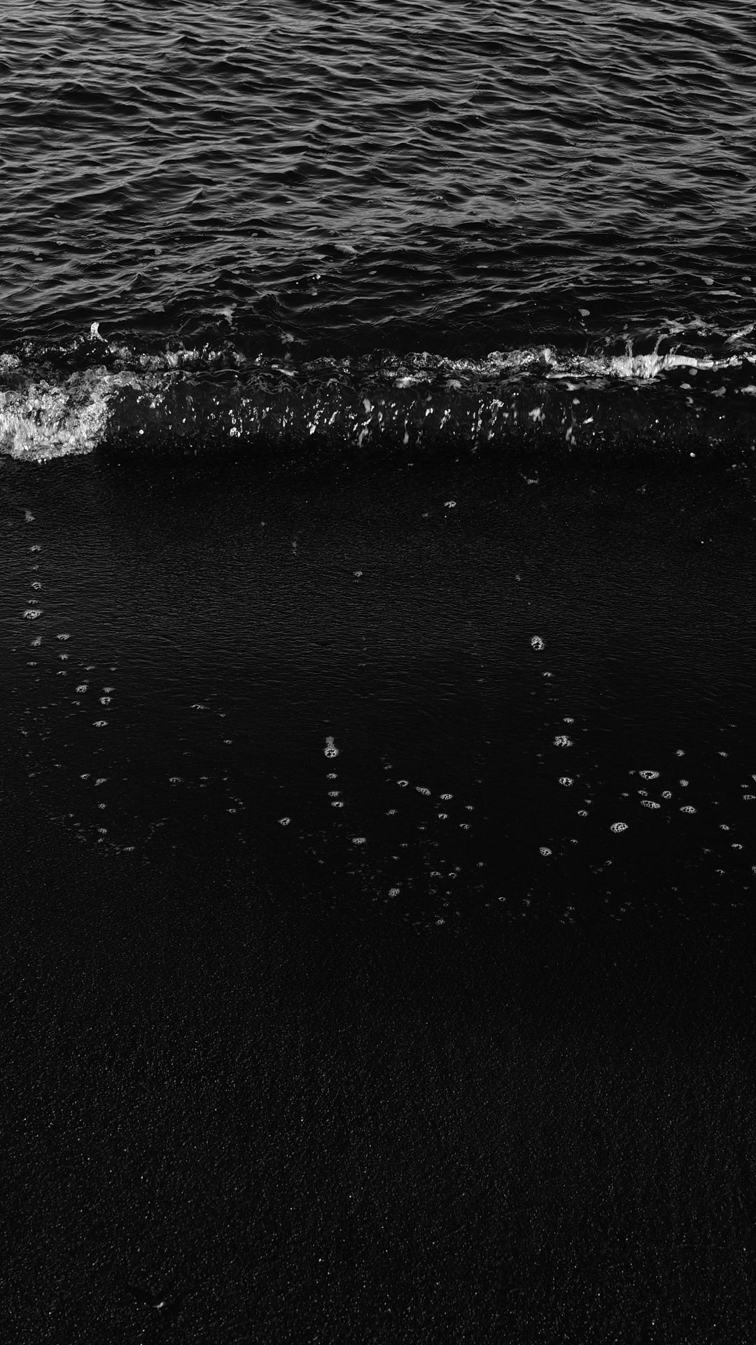 Vagues D'eau Frappant le Rivage. Wallpaper in 1080x1920 Resolution