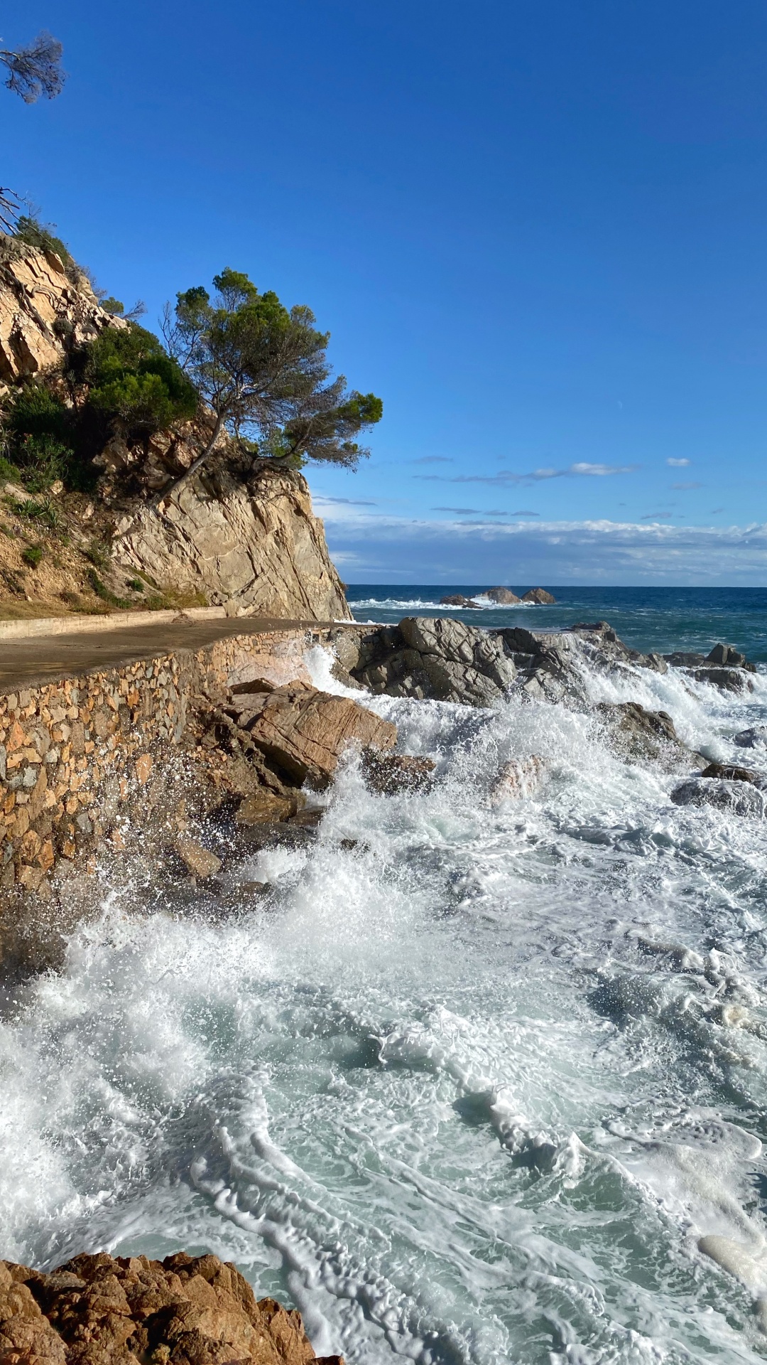 Coast, Body of Water, Water Resources, Fluid, Rock. Wallpaper in 1080x1920 Resolution