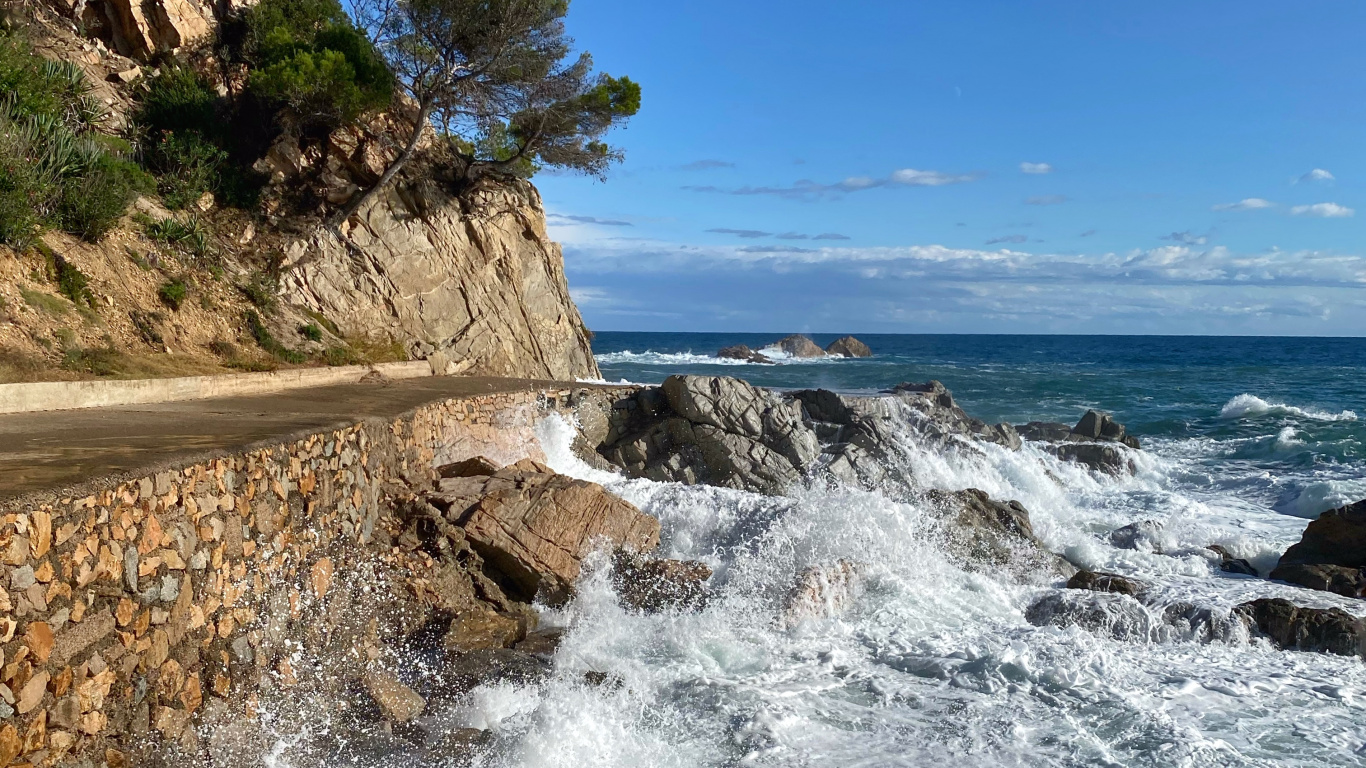 Coast, Body of Water, Water Resources, Fluid, Rock. Wallpaper in 1366x768 Resolution