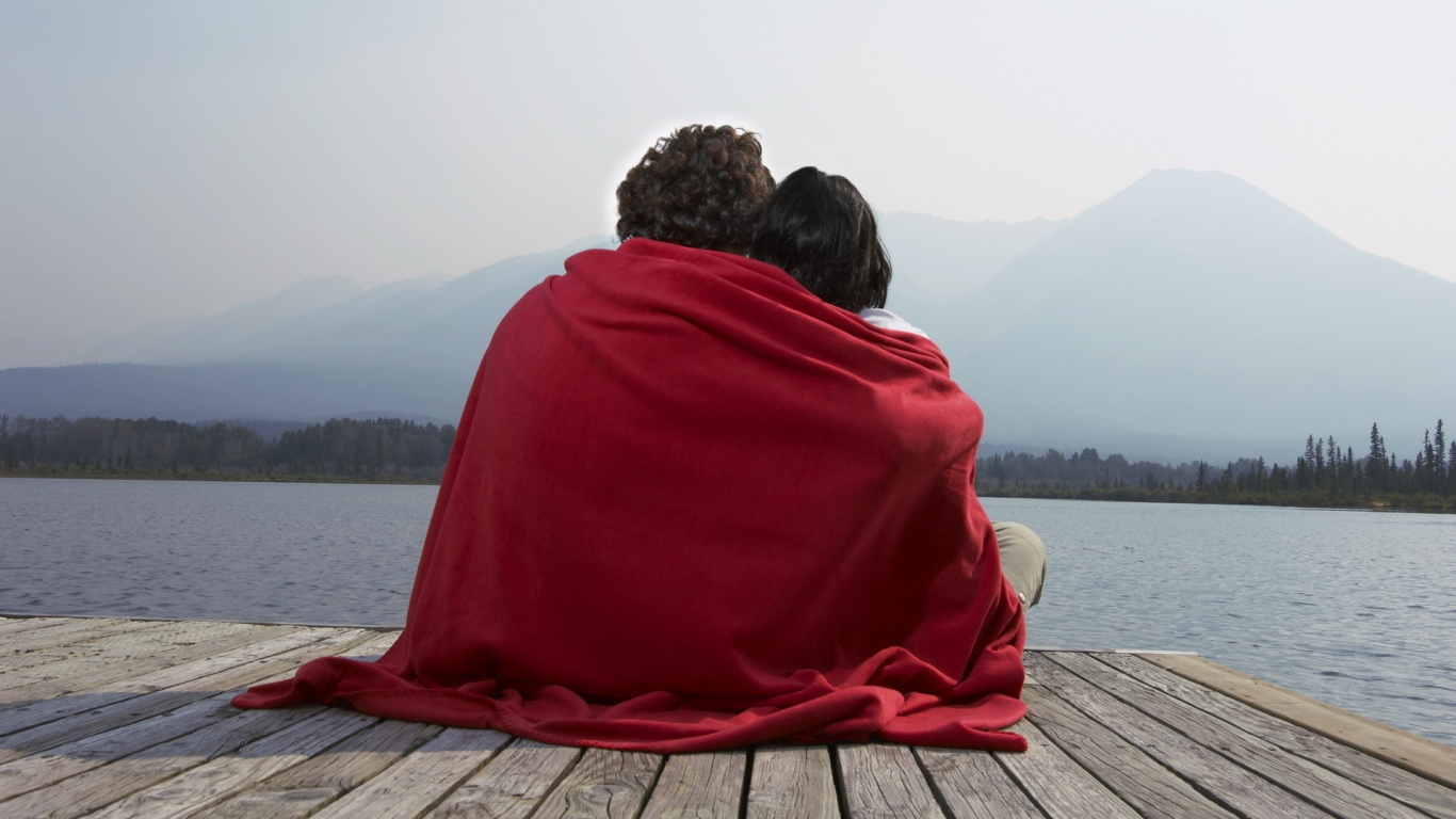 Romanticismo, Abrazo, Pareja, Rojo, Sesión. Wallpaper in 1366x768 Resolution