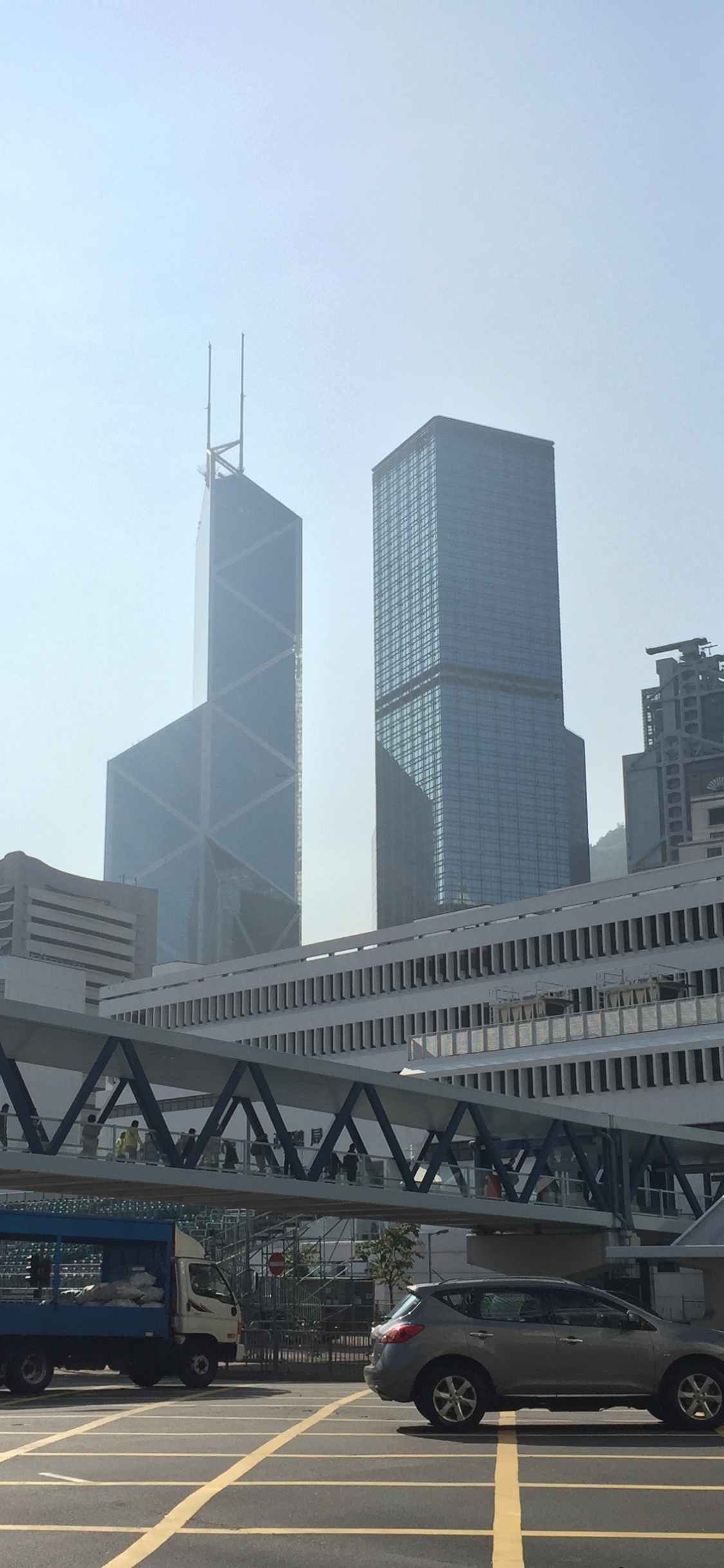 Hong Kong, Tbilisi, Apartamento, Torre de Bloques, Transporte. Wallpaper in 1125x2436 Resolution