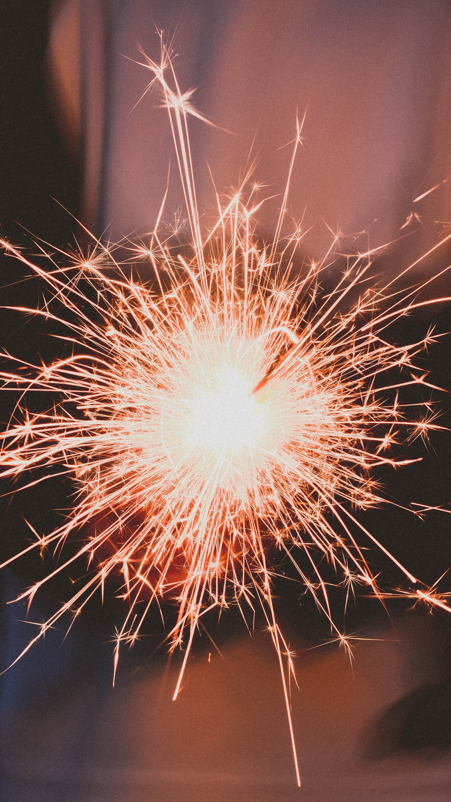 Feuerwerk, Wunderkerze, Veranstaltung, Neue Jahre Tag, Diwali. Wallpaper in 1440x2560 Resolution