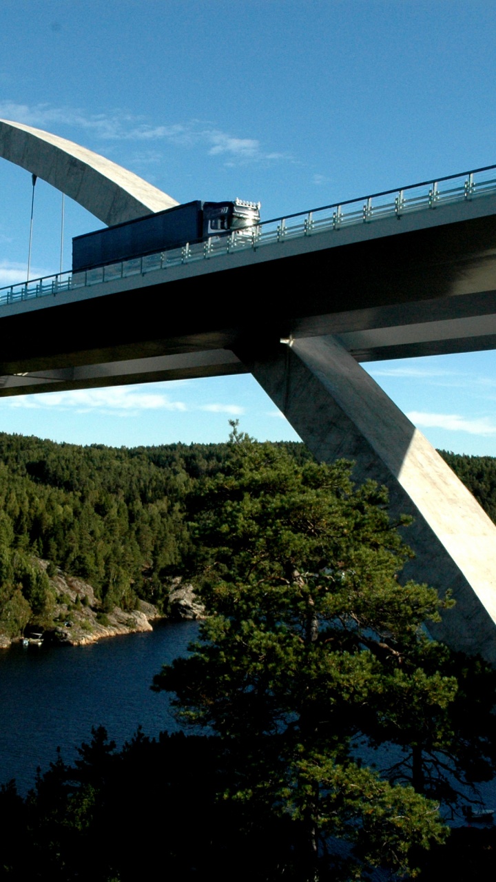 White Bridge Over River During Daytime. Wallpaper in 720x1280 Resolution