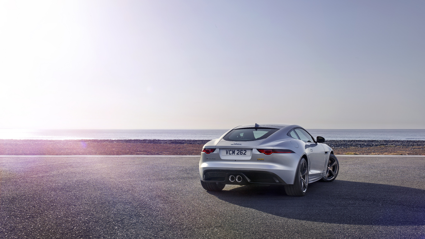 Plata Bmw m 3 Coupe Sobre Carretera de Asfalto Gris. Wallpaper in 1366x768 Resolution