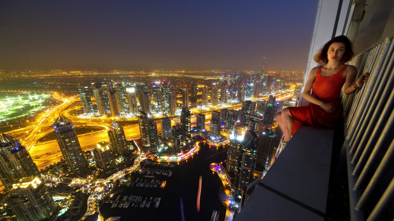 Ciudad Con Edificios de Gran Altura Durante la Noche.. Wallpaper in 1280x720 Resolution