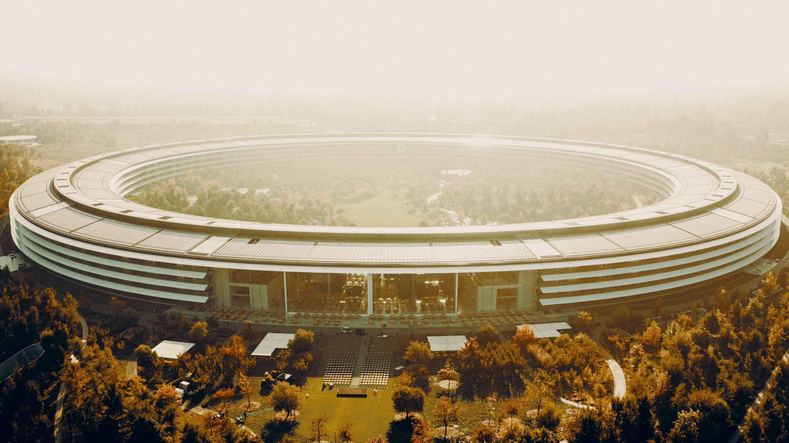 White and Gray Building on Top of Hill. Wallpaper in 2560x1440 Resolution