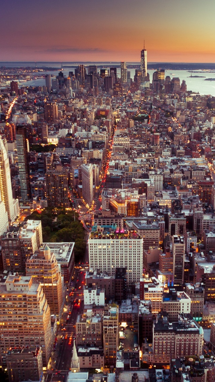 Vista Aérea de Los Edificios de la Ciudad Durante el Día.. Wallpaper in 720x1280 Resolution