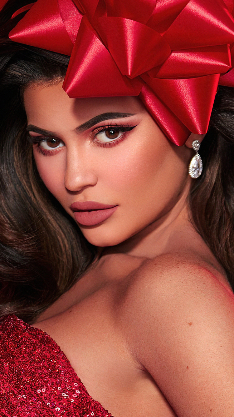 Kylie Jenner, la Celebridad, Cabello, Rojo, Belleza. Wallpaper in 750x1334 Resolution