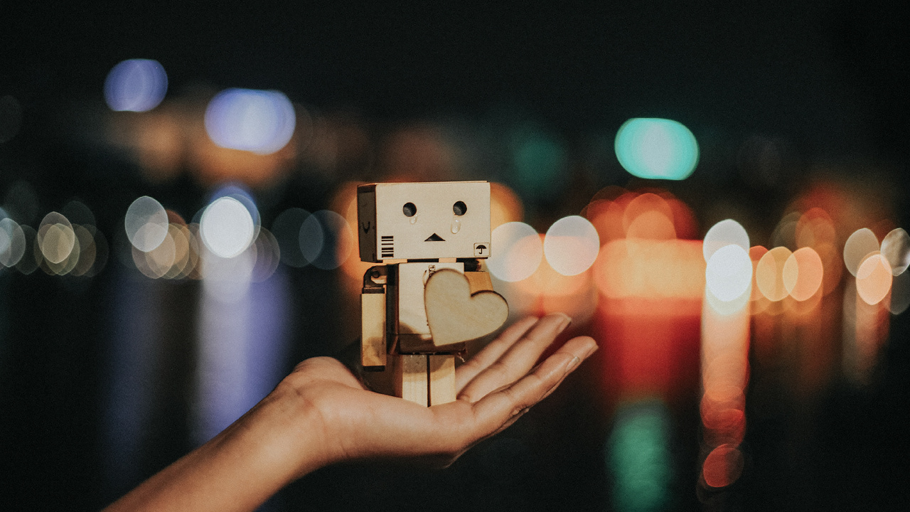 Luz, Dedo, Mano, Danbo, Sonrisa. Wallpaper in 1280x720 Resolution