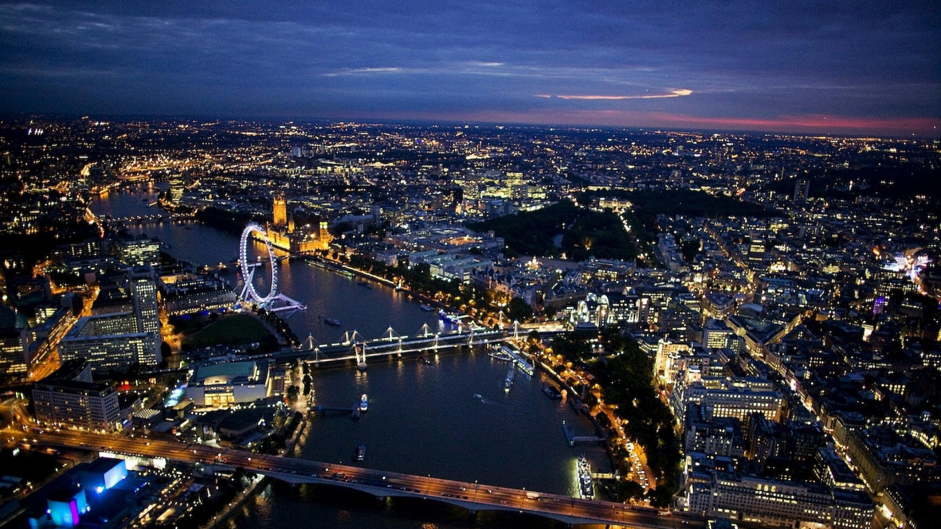 Luftaufnahme Der Stadt Bei Nacht Night. Wallpaper in 1366x768 Resolution