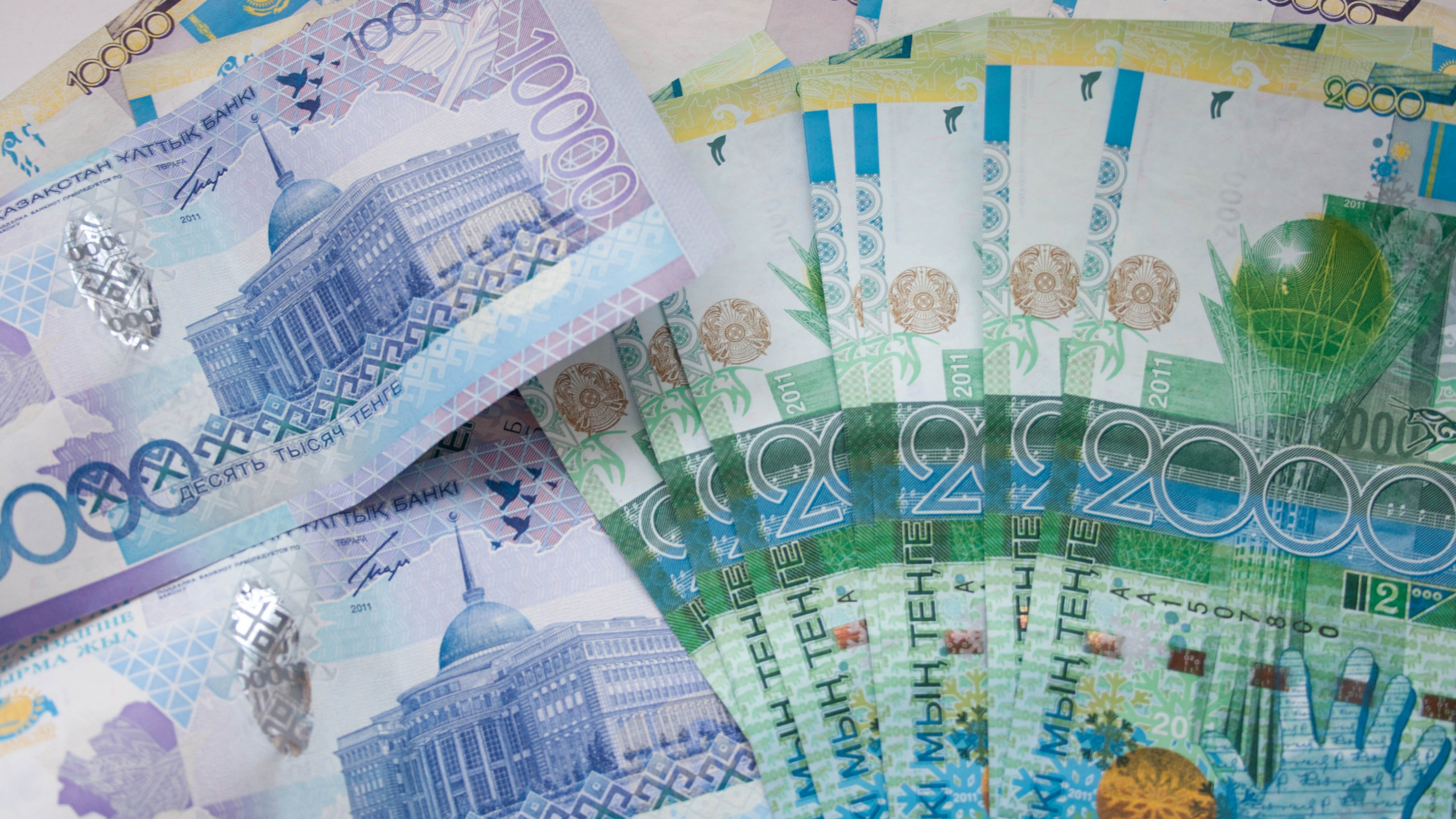 20 Banknote on White Textile. Wallpaper in 2560x1440 Resolution