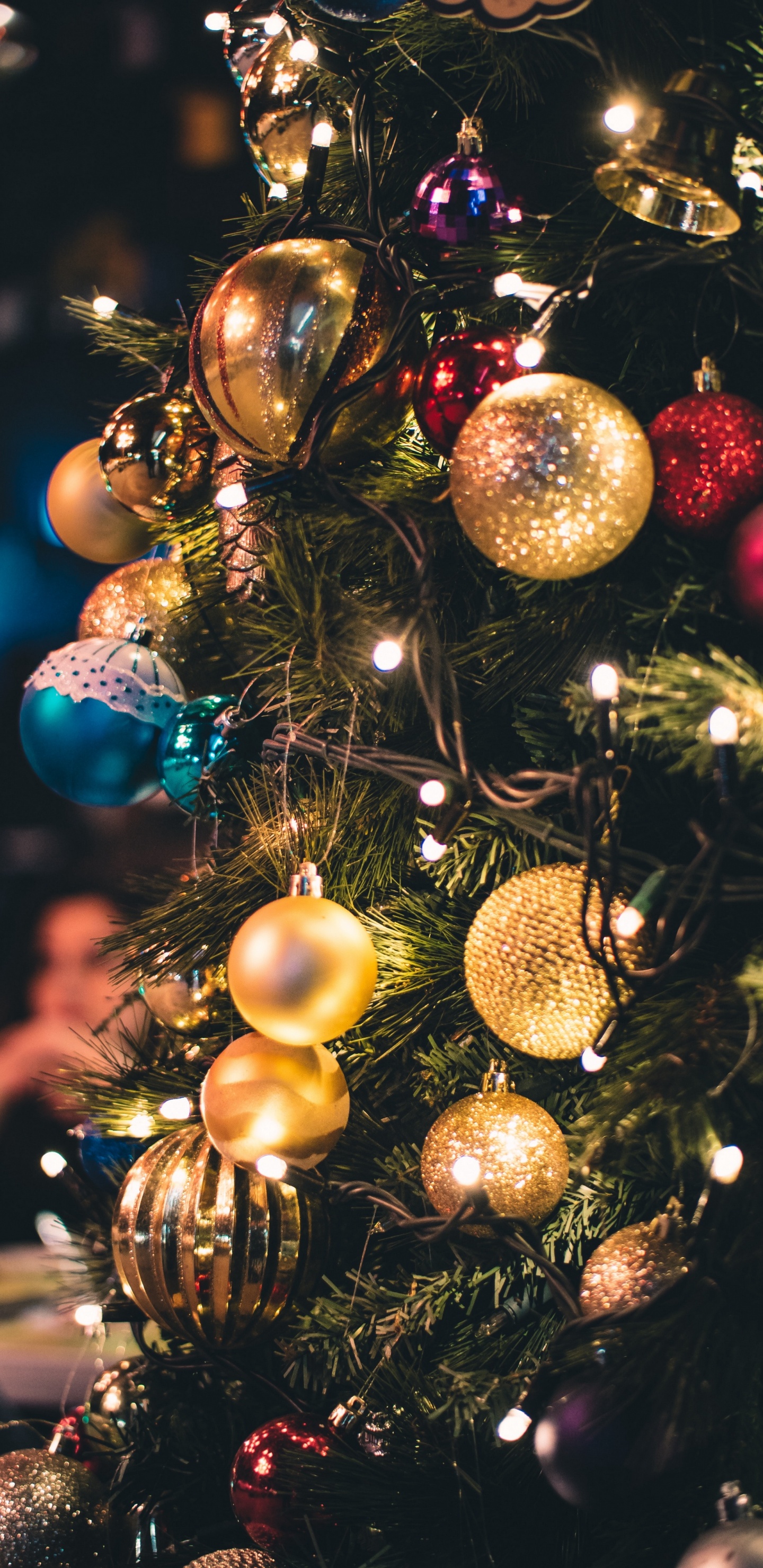 Luces de Navidad, Navidad, Luces de Cadena de Navidad, Chuchería, Luz. Wallpaper in 1440x2960 Resolution