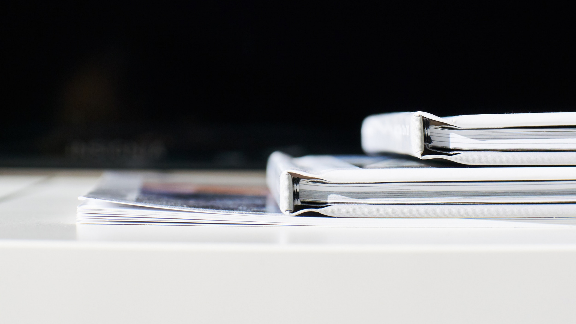 Papier D'imprimante Blanc Sur Tableau Blanc. Wallpaper in 1920x1080 Resolution