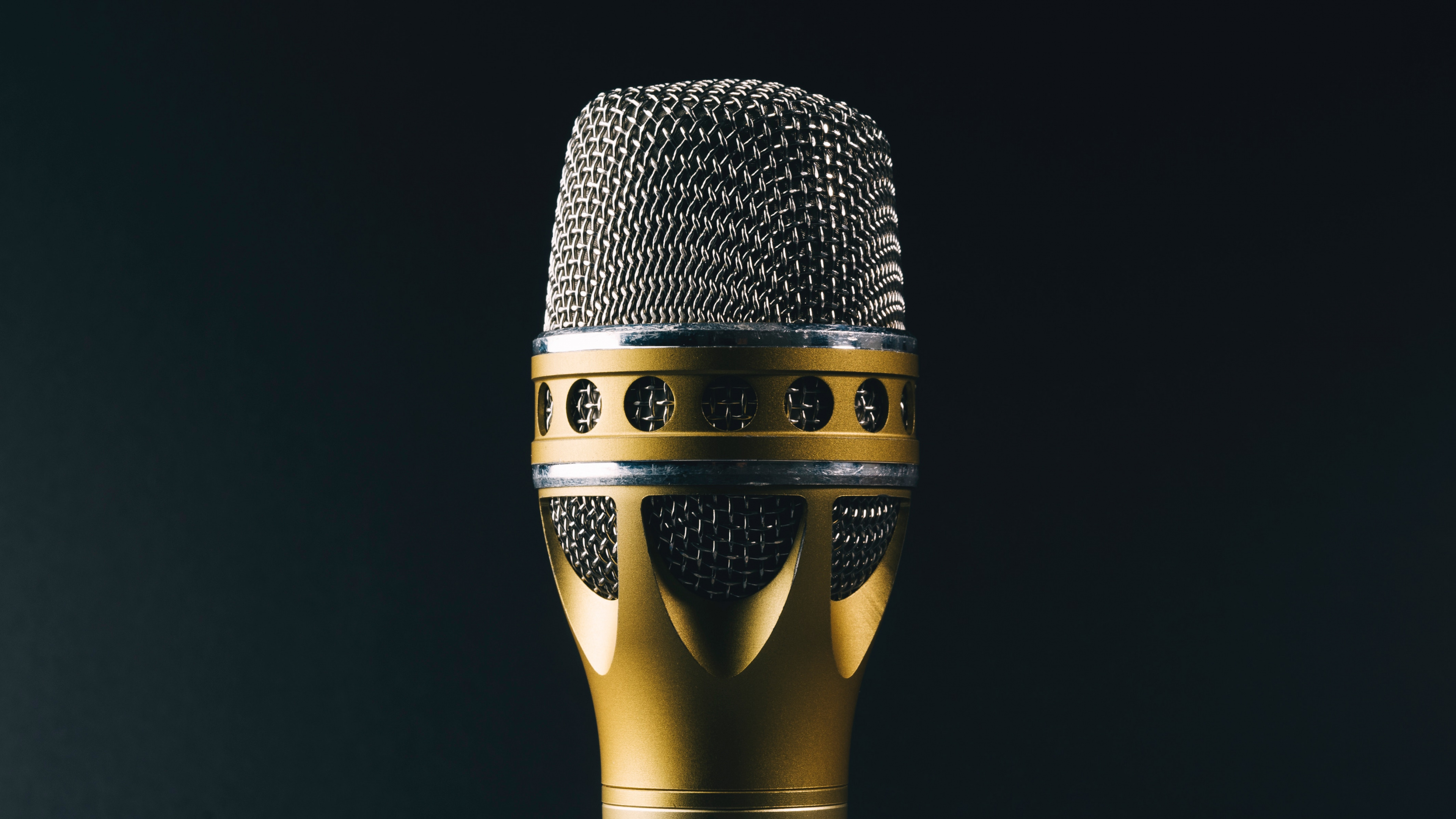 Microphone, Audio Equipment, Technology, Electronic Device, Metal. Wallpaper in 3840x2160 Resolution