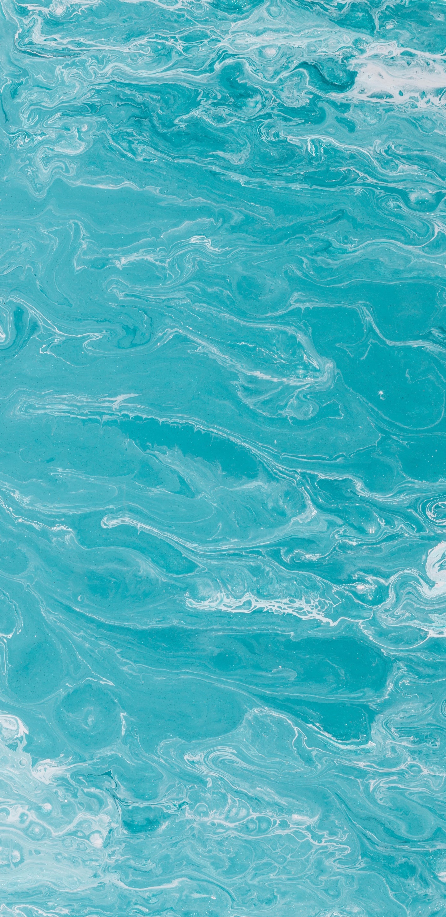 Agua Azul Con Burbujas Blancas. Wallpaper in 1440x2960 Resolution