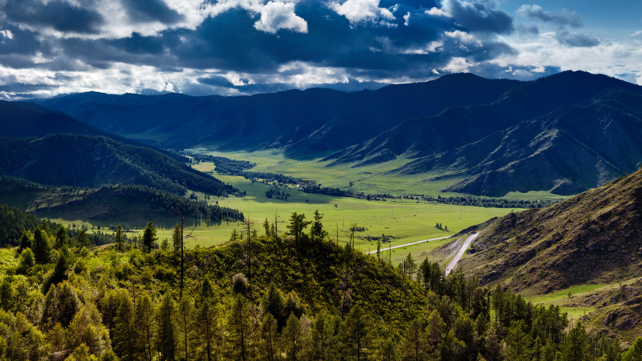 Green Trees on Mountain Under Blue Sky During Daytime. Wallpaper in 1280x720 Resolution