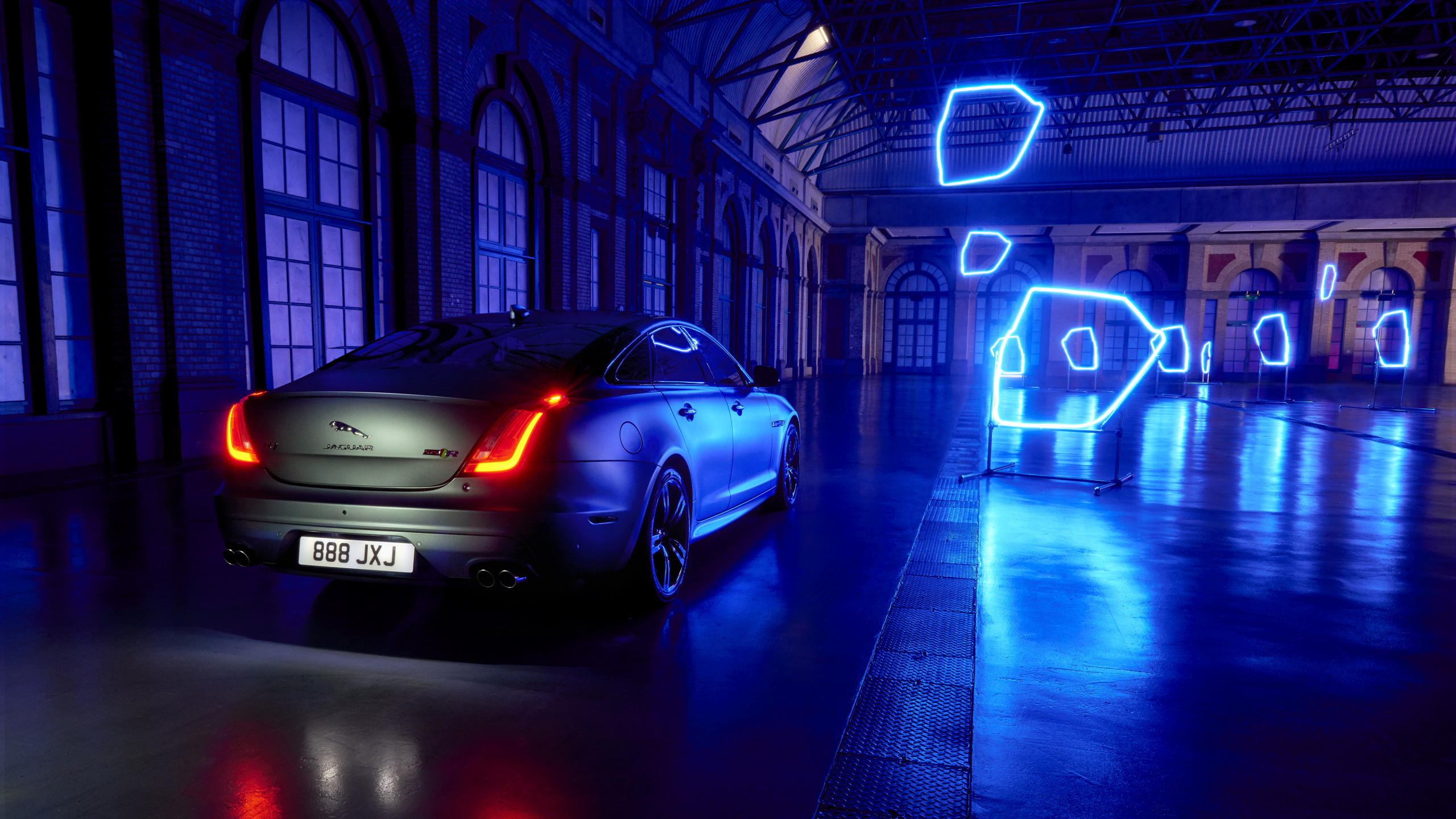 Silver Bmw m 3 Coupe Parked in a Room. Wallpaper in 2560x1440 Resolution