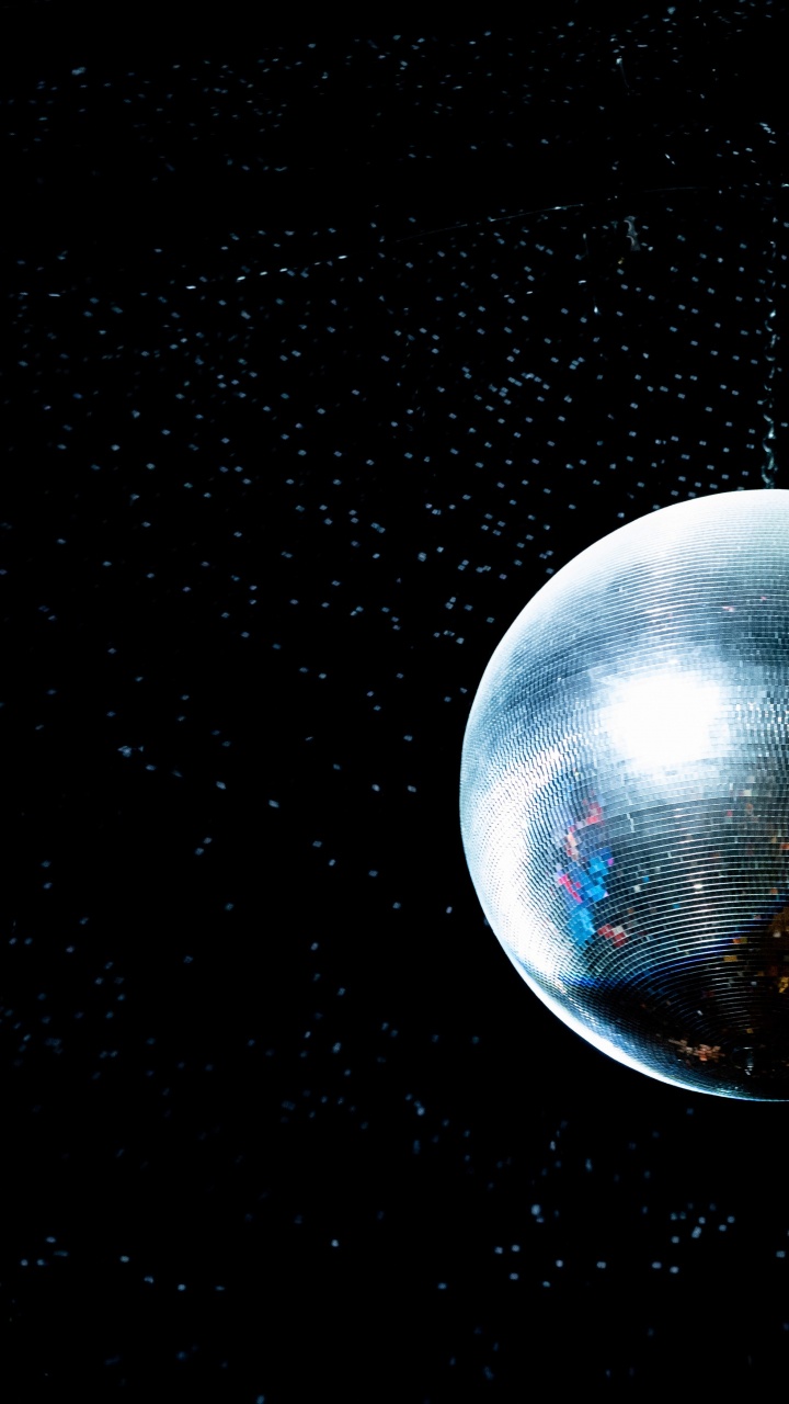 Vollmond am Himmel. Wallpaper in 720x1280 Resolution