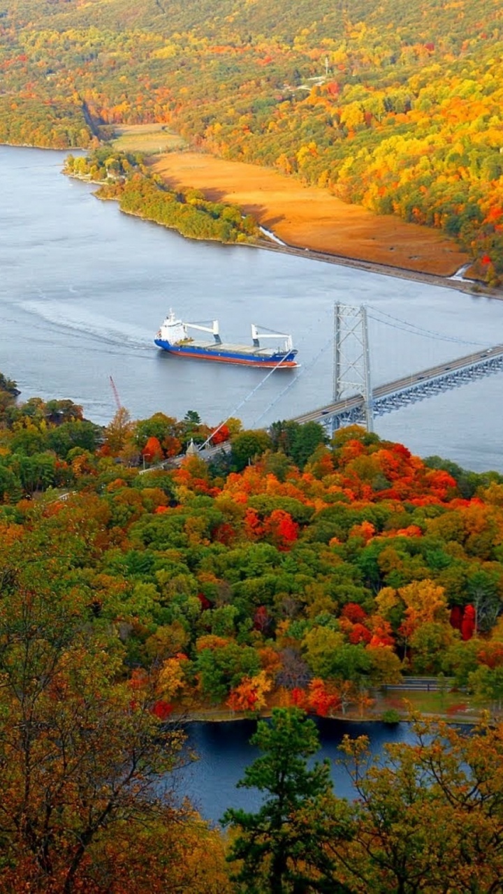 White Boat on River Near Green and Brown Trees During Daytime. Wallpaper in 720x1280 Resolution
